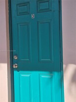 15 W 9th St in Hialeah, FL - Building Photo