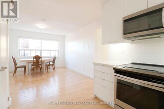 4 Benson Ave in Mississauga, ON - Building Photo - Building Photo