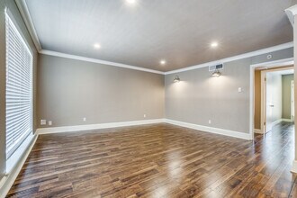 5919 E University Blvd in Dallas, TX - Building Photo - Building Photo