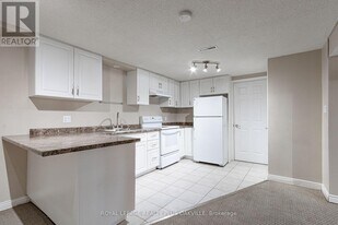 415 Norrie Crescent in Burlington, ON - Building Photo