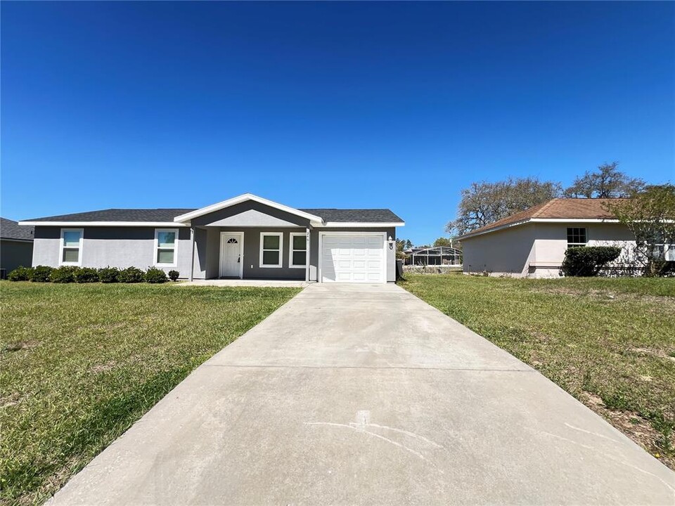 2463 SW 147 Place Rd in Ocala, FL - Building Photo