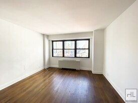 E 88th St in New York, NY - Building Photo