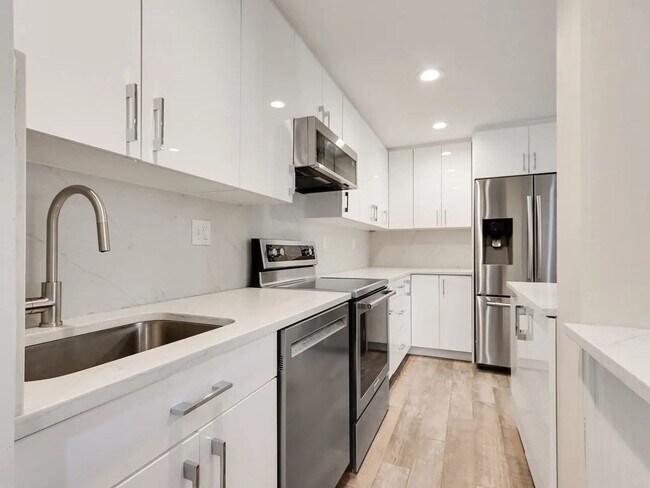 142 Wood Ave, Unit #1 in Boston, MA - Building Photo - Building Photo