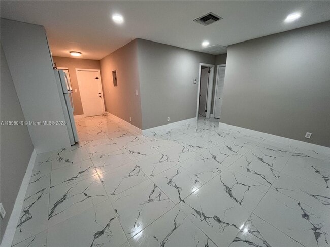 property at 1015 W Las Olas Blvd