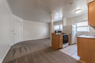 2920-2928 Burnet Avenue in Cincinnati, OH - Building Photo - Building Photo