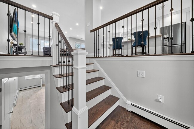 76 Amundsen Ln in New City, NY - Building Photo - Building Photo