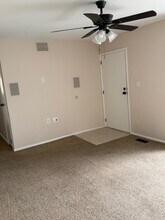 802 S Duncan Rd in Champaign, IL - Building Photo - Building Photo