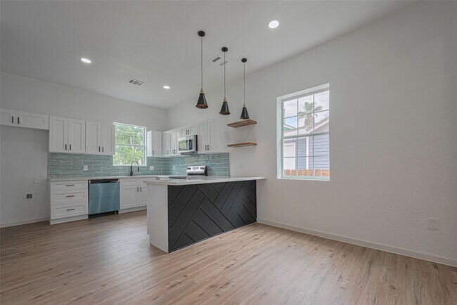 1014 13th St in Galveston, TX - Foto de edificio - Building Photo