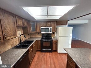 9 Radcliff Pl in Willingboro, NJ - Building Photo - Building Photo