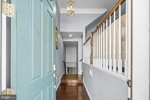 16729 Shackleford Way in Woodbridge, VA - Building Photo