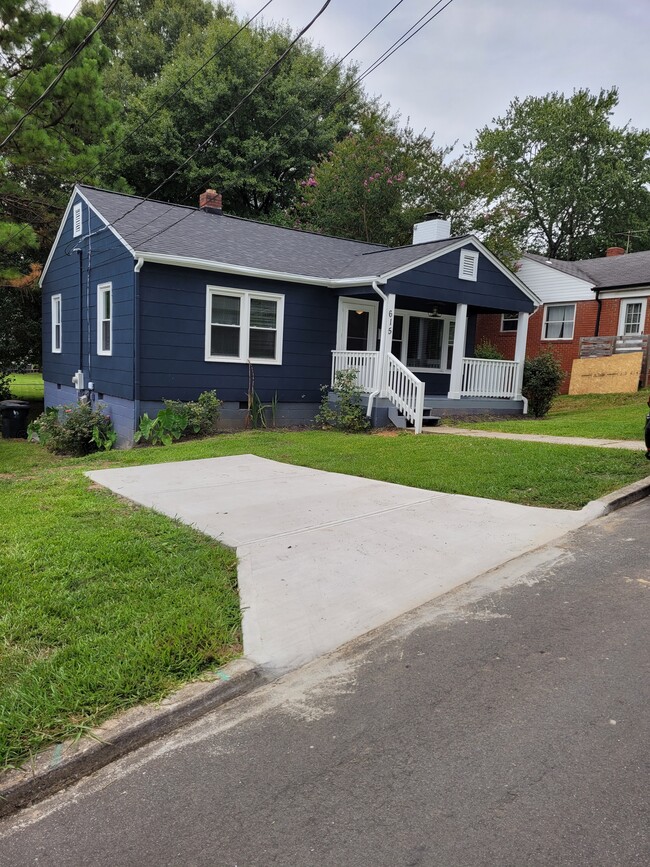 615 Washington St in Cramerton, NC - Building Photo - Building Photo