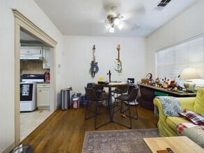 2833 San Pedro St in Austin, TX - Building Photo - Building Photo