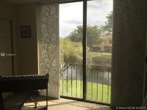 3926 Estepona Ave in Doral, FL - Building Photo - Building Photo