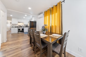 225 S Main St in Placentia, CA - Foto de edificio - Building Photo