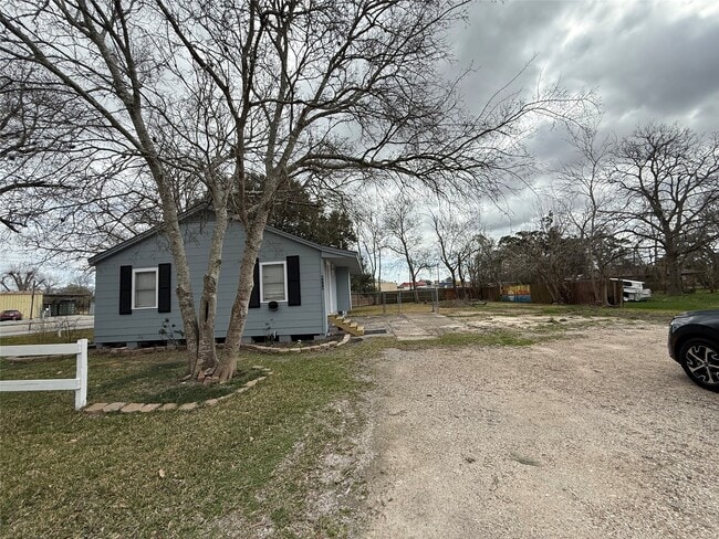 property at 4114 Victoria Ave