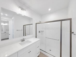 2362 E Lincoln Ave in Escondido, CA - Building Photo - Building Photo