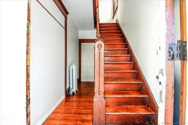 130 Wellsville Ave in New Milford, CT - Building Photo - Building Photo