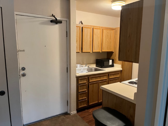 6650 Amherst St in San Diego, CA - Building Photo - Building Photo