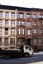 129 W 70th St in New York, NY - Building Photo - Building Photo