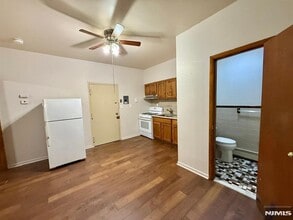 239-243-243 Harrison Ave in Harrison, NJ - Building Photo - Building Photo