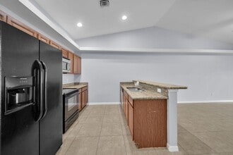 1621 SW 33rd St in Cape Coral, FL - Building Photo - Building Photo