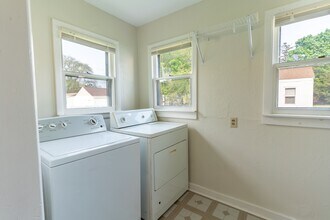 2816 Hanson St in Rockford, IL - Building Photo - Building Photo