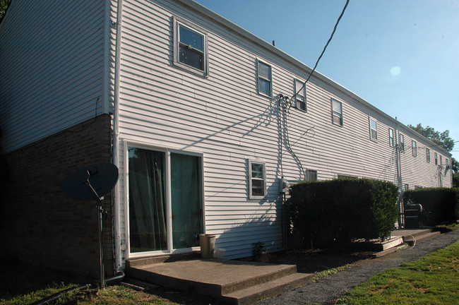 320 W Shady Ln in Enola, PA - Building Photo - Building Photo