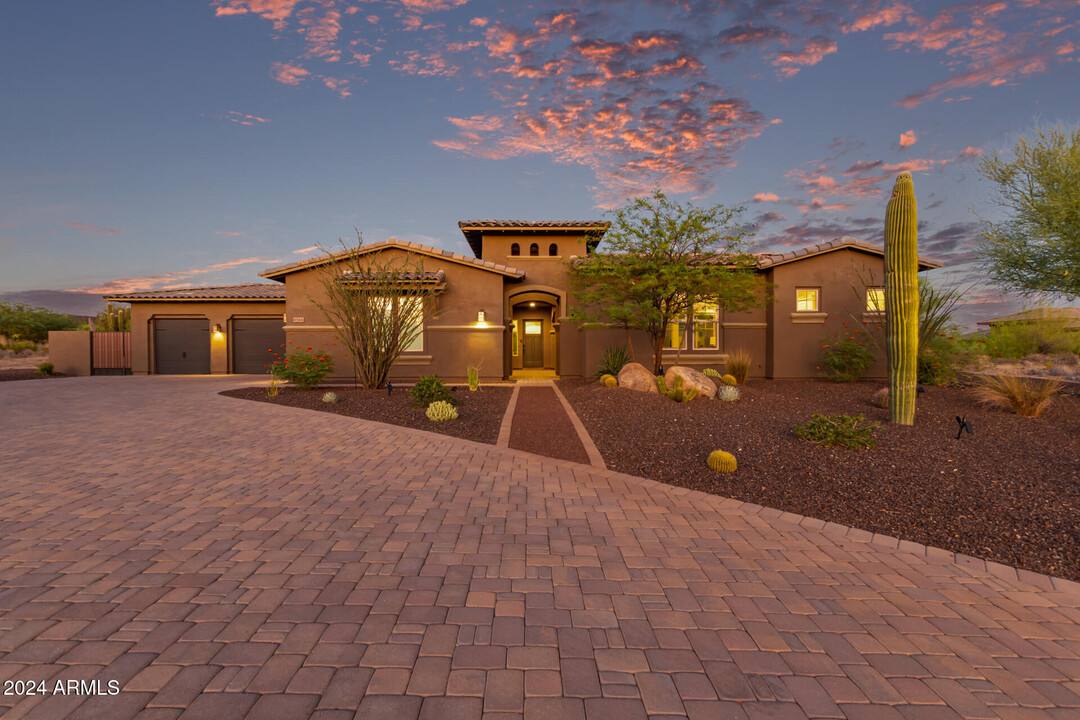 8566 E Cavalry Dr in Scottsdale, AZ - Foto de edificio