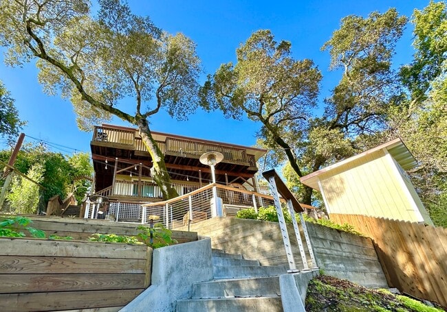 107 Spruce Rd in Fairfax, CA - Building Photo - Building Photo