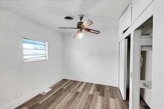 920 N 3rd Ave in Munday, TX - Building Photo - Building Photo