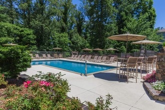 Seasons at Biltmore Lake Condominiums in Candler, NC - Foto de edificio - Building Photo