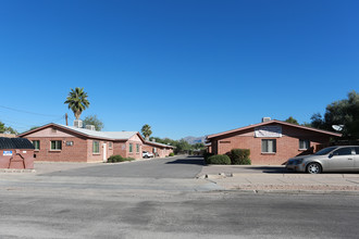 3635-3655 E Bellevue in Tucson, AZ - Foto de edificio - Building Photo