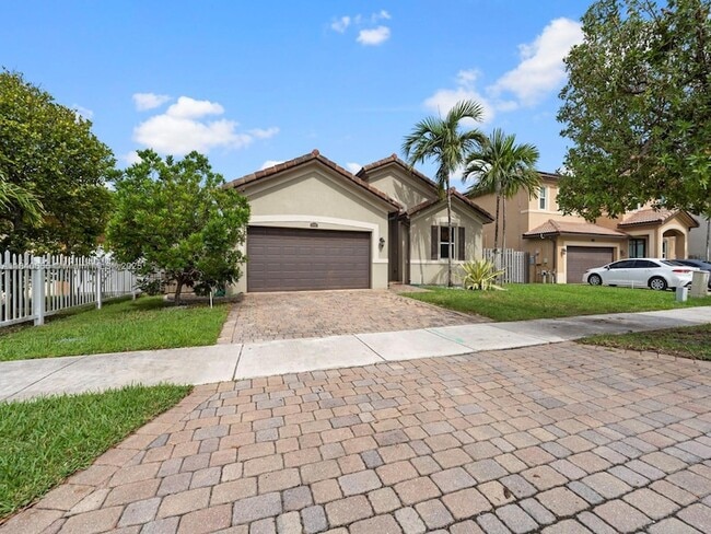 28302 SW 128th Path in Homestead, FL - Building Photo - Building Photo