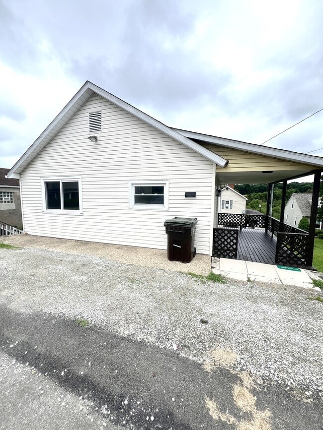 1163 Delaware St in Export, PA - Building Photo - Building Photo