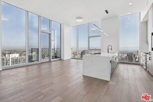 800 Broadway in San Diego, CA - Building Photo