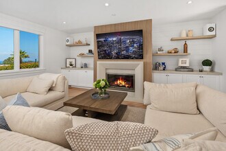 555 Amphitheatre Dr in Del Mar, CA - Building Photo - Building Photo