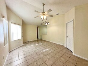 3201 Queen Palms Ct in Kissimmee, FL - Building Photo - Building Photo