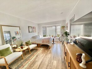 5279 E The Toledo-Apt 5 in Long Beach, CA - Building Photo - Building Photo