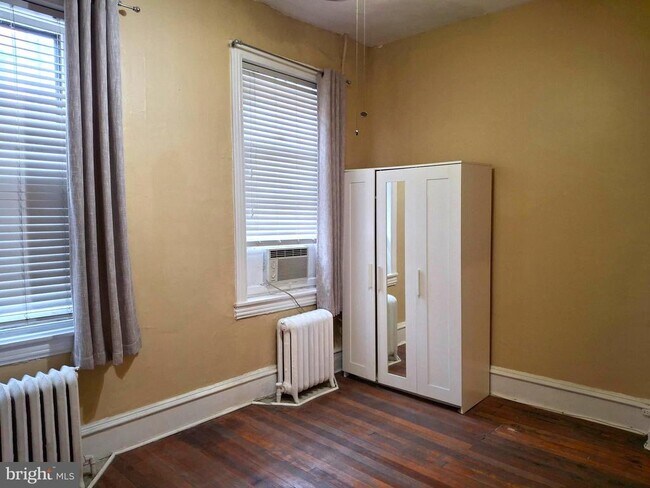 310 S 12th St in Philadelphia, PA - Building Photo - Building Photo