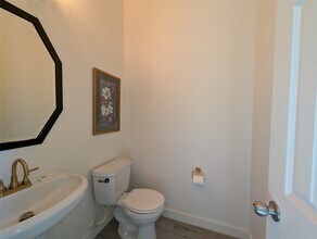 913 Sweet Pine Dr in Katy, TX - Foto de edificio - Building Photo