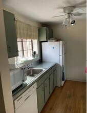 183 Loomis Dr, Unit 121 in West Hartford, CT - Building Photo - Building Photo