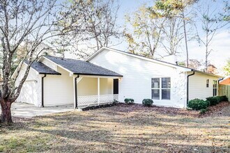 8449 Willows Terrace in Riverdale, GA - Building Photo - Building Photo