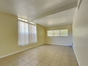 9801 N 55th St in Tampa, FL - Building Photo - Building Photo