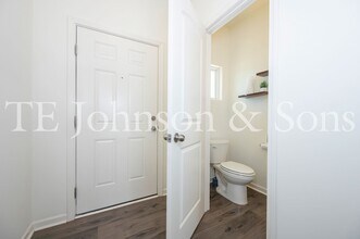 5624 Baverhof Dr in Greensboro, NC - Building Photo - Building Photo