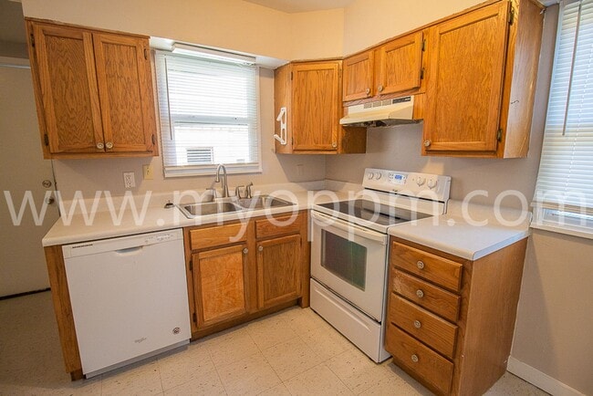 property at 312 W 28th Ave