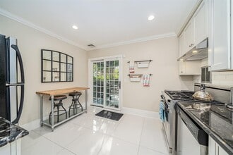 343 Webster Ave in Jersey City, NJ - Building Photo - Building Photo