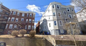 21 Main St, Unit 3 in Somerville, MA - Building Photo