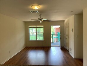 317 Cherry St in College Station, TX - Foto de edificio - Building Photo