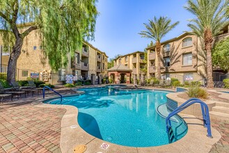 Borgata Condominiums in Las Vegas, NV - Foto de edificio - Building Photo