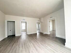 527 5th St in Green Bay, WI - Building Photo - Building Photo